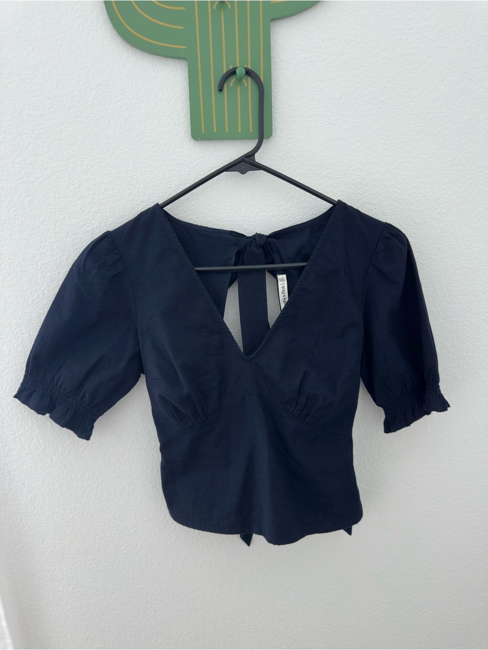 Abercrombie cropped blouse open back